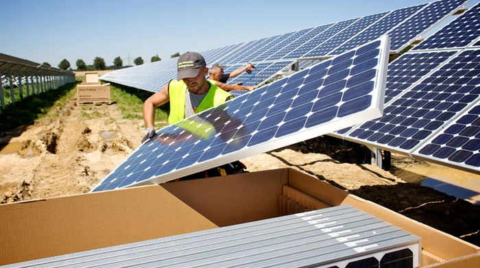 Neighbors going solar together through the Switch Together program